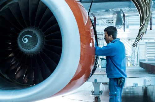 Treinamento na área de NDT ministrado por profissional qualificado Nível 3 em todas as modalidades. (Norma NAS-410).